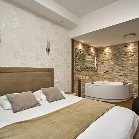 Le Donjon Dionysos - Appartement *